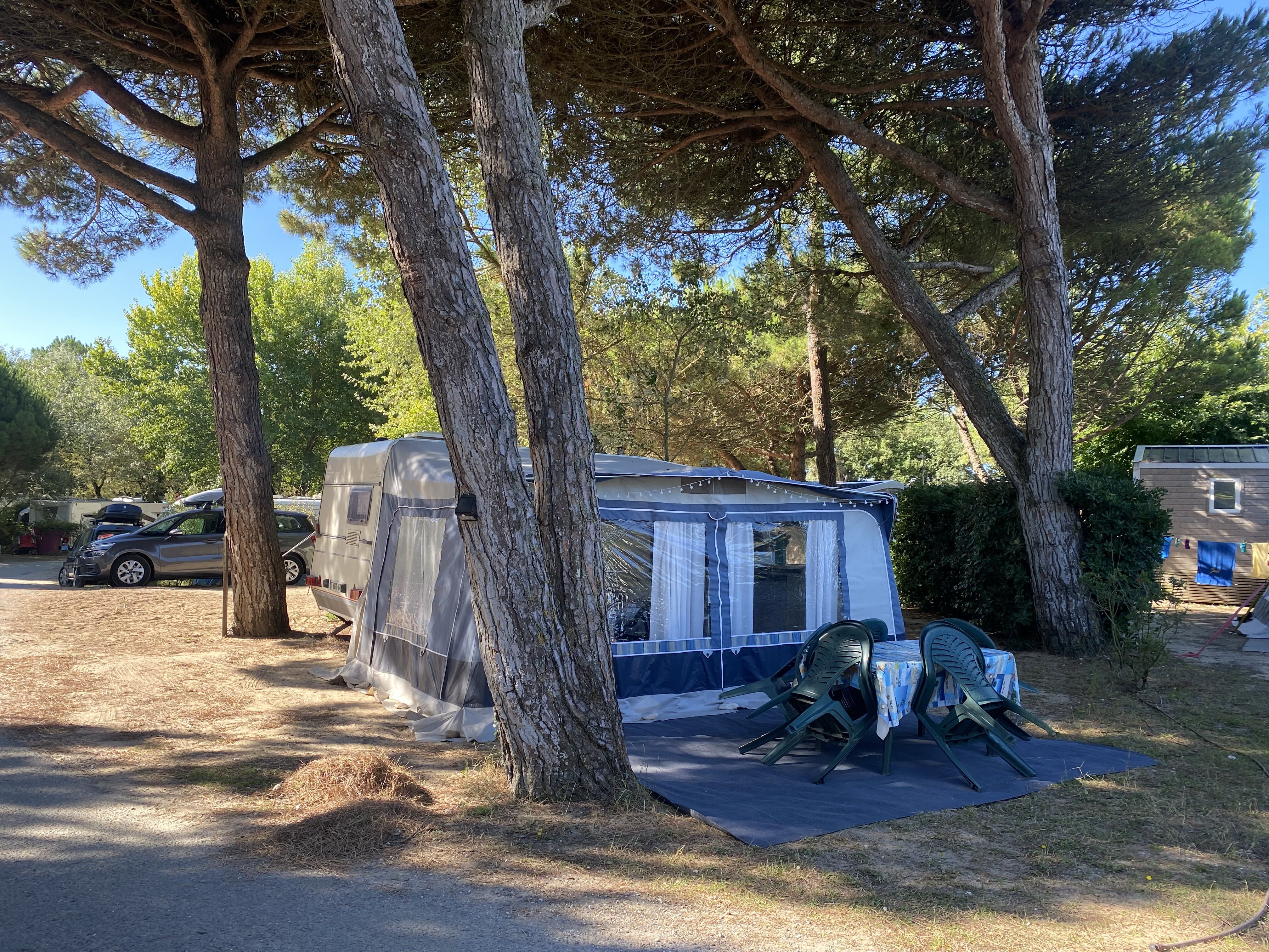 Large space pitch, tent, caravan, 5-star campsite, France, Atlantic coast, Ile de Ré