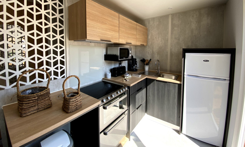 Fully equipped kitchen | Sunêlia Luxury 6 people | Mobile home rental Ile de Ré