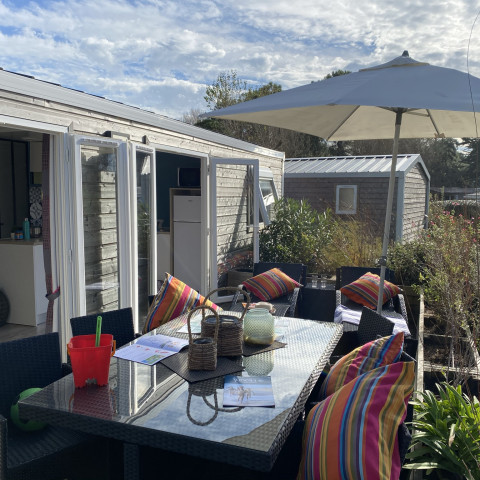 Outdoor terrace | Sunêlia Prestige 6 people | Mobile home rental ile de re