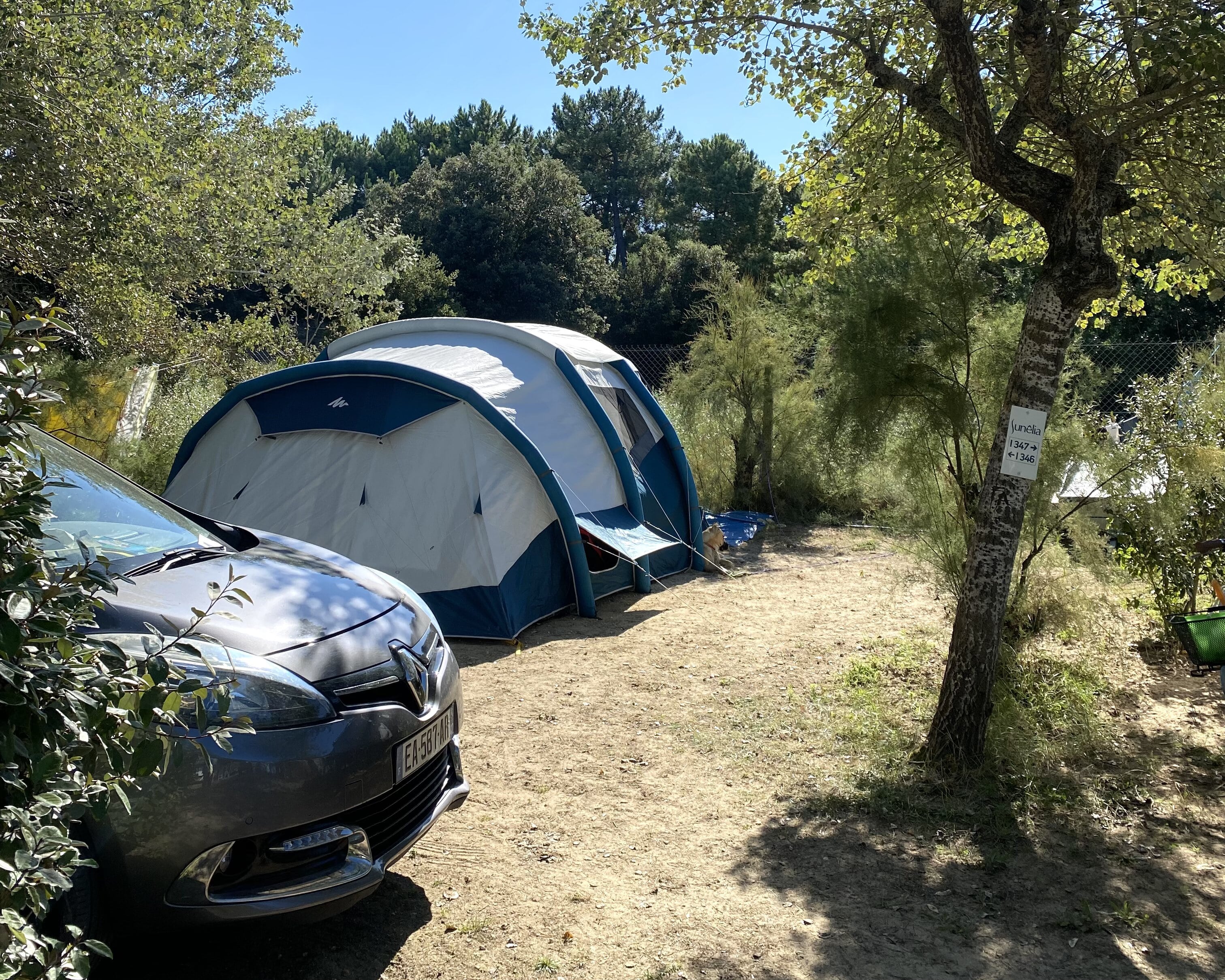 Residential pitch rental for camping 50m from the Atlantic Ocean