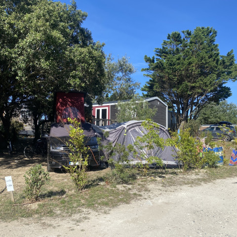 Large 5-star camping space for rent in France by the sea