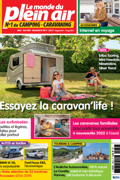 Cover of *Le Monde du Plein Air* showing two vacationers sitting in front of a trailer