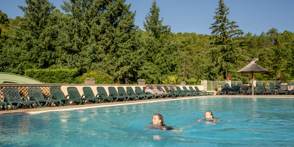 6 Camping près des Gorges de l’Ardèche  votre séjour en bord de piscine.jpg
