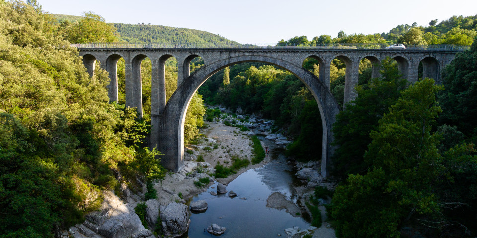 Copie de Camping Pont du Gard - Sunêlia Vacances 1.jpg