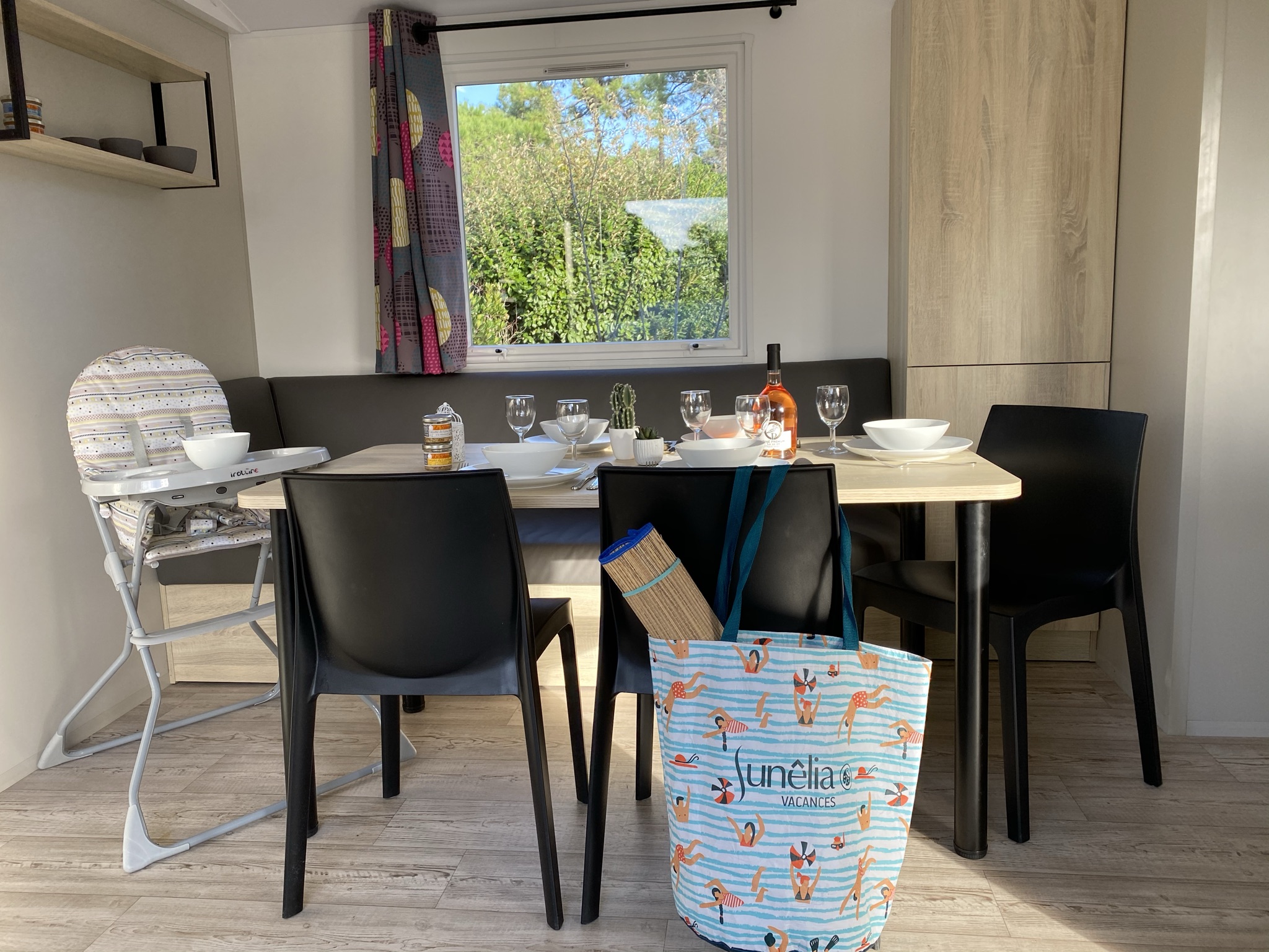 Espace repas avec chaise bébé | Sunêlia Prestige 6 personnes