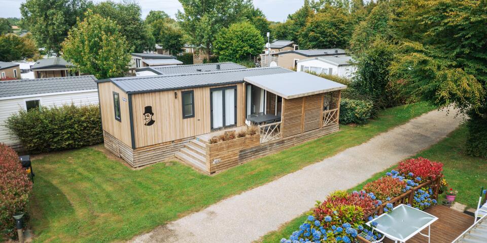 Casa mobile premium con terrazza in un campeggio sul mare vicino a Étretat