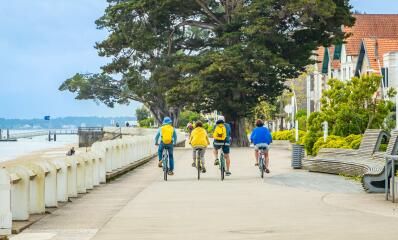 Ciclisti su una pista ciclabile dell'Ile d'Oléron