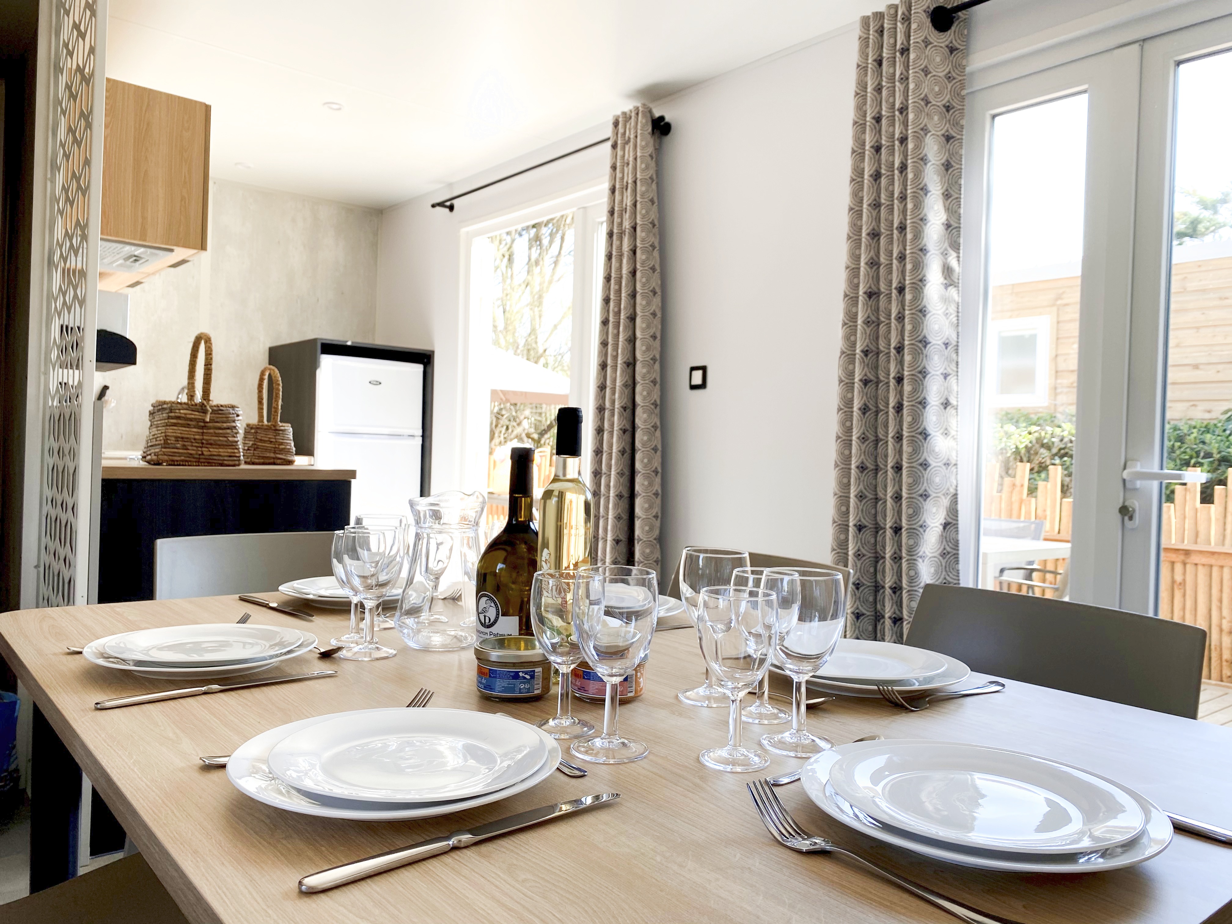 Eettafel, familiemomenten | Sunêlia Luxe 6 personen | Verhuur van stacaravans op Ile de Ré