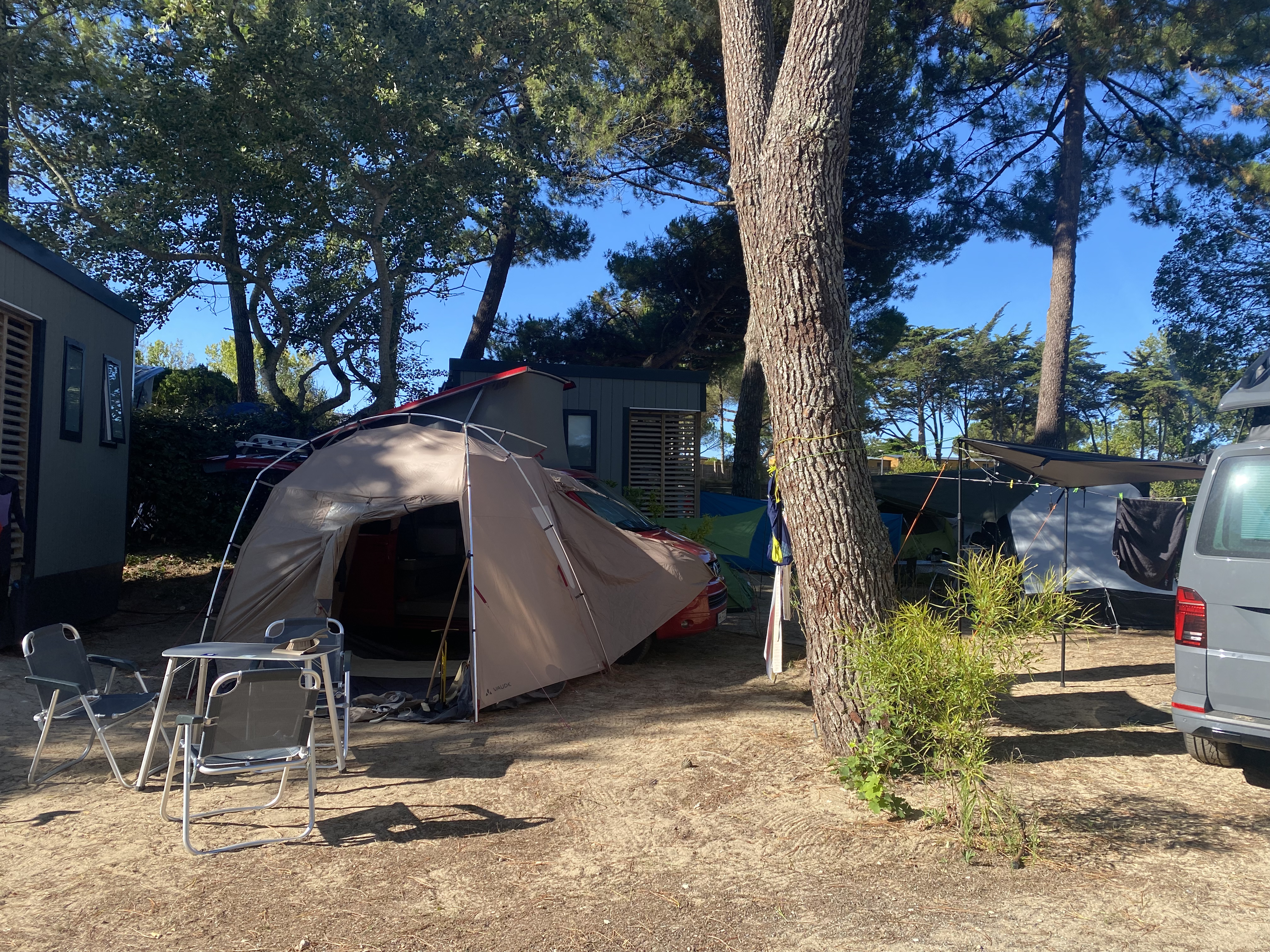 verhuur van luxe staanplaatsen voor tent, caravan, camper in de Charente Maritime vlakbij het strand