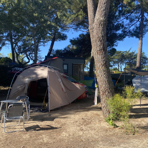 verhuur van luxe staanplaatsen voor tent, caravan, camper in de Charente Maritime vlakbij het strand